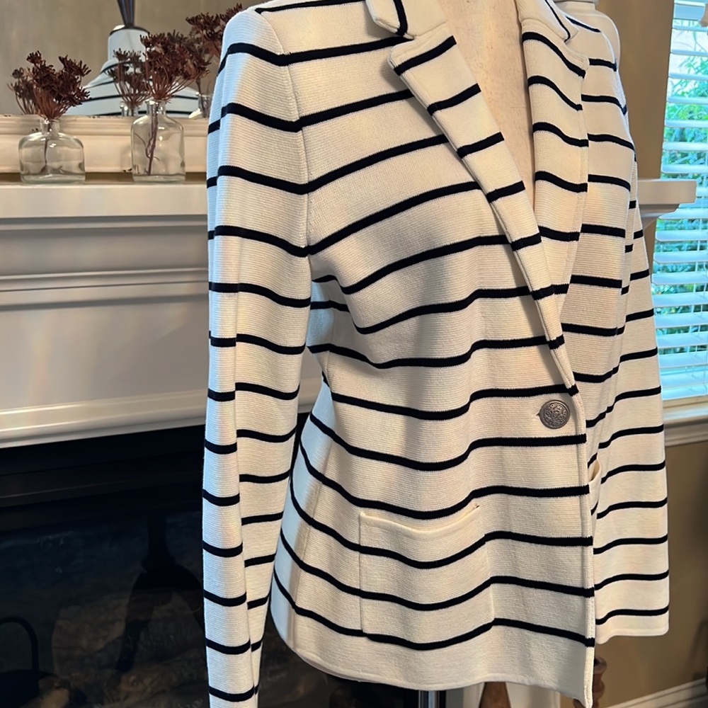 Talbots blazer. - Picture 2 of 5